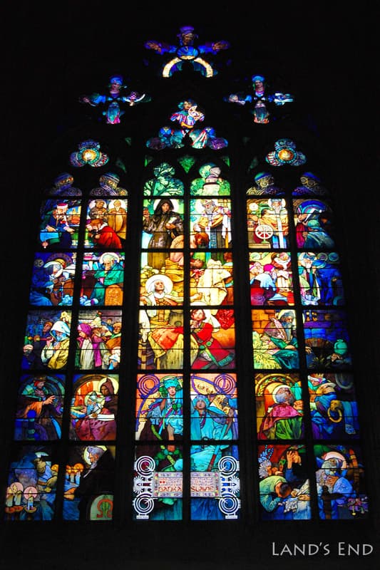 聖ヴィート大聖堂内、ミュシャのステンドグラス